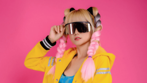 Nữ rapper YuniBoo gây ấn tượng với "Cách xa nhau rồi"