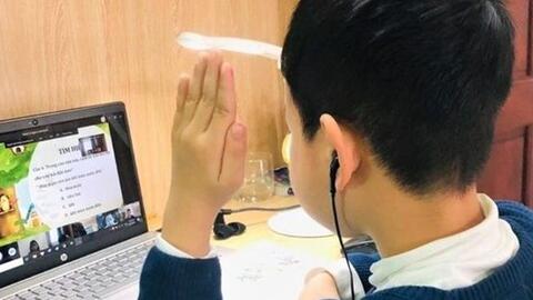 Dạy học trực tuyến để tránh rét, an toàn sức khỏe cho trò