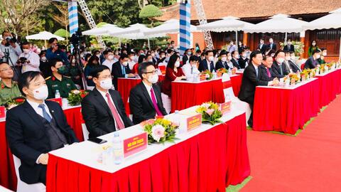 Phát động xây dựng môi trường văn hóa cơ sở và công tác tổ chức cán bộ