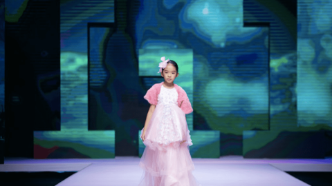 Lâm Khánh Chi không ngần ngại xuất hiện cùng bạn trai tin đồn tại Vietnam Junior Fashion Week