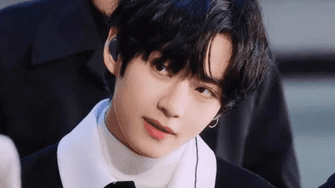 Thành viên "đẹp trai nhất thế giới" của BTS lập kỷ lục chưa từng có trong lịch sử Google