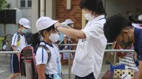 Học sinh Nhật Bản được bỏ khẩu trang khi đến trường