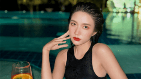 Ngọc Huyền - Cô em út "ba chấm" trong Thương ngày nắng về: Ngoài đời gợi cảm chẳng kém Huyền Lizzie