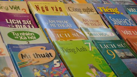 Nóng trong tuần: Giải pháp ổn định giá SGK, chuẩn bị sẵn sàng Kỳ thi tốt nghiệp THPT