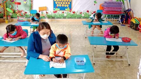 Trường vùng cao tăng cường dạy tiếng Việt cho học sinh trước khi vào lớp 1