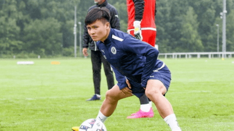 Quang Hải đá trận đầu tiên cho Pau vào sáng 9/7