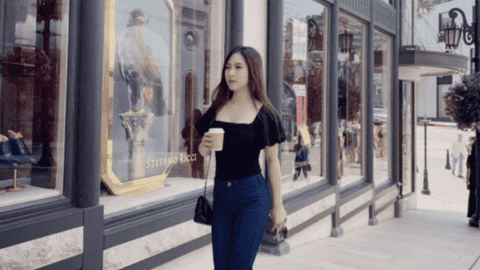 2 mỹ nhân Việt sống tại Mỹ: Phạm Hương viên mãn còn Hương Tràm thì sao?