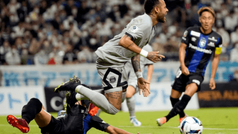 Phản ứng của Neymar khi bị tố ăn vạ lộ liễu