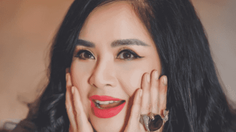 NSƯT Thanh Lam: Cố gắng đẹp trong lứa tuổi của mình