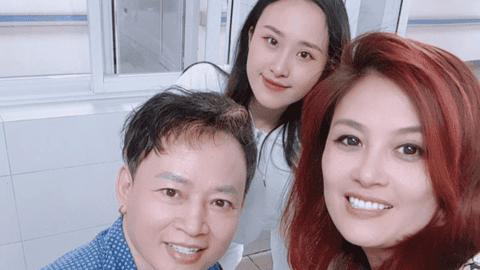 Tùng Dương “Người phán xử”: Từng muốn tự tử vì vỡ nợ, phải giải nghệ do bệnh tật, nay kết hôn lần 4 với vợ kém 12 tuổi