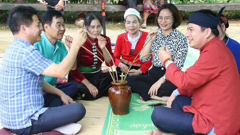 “Khám phá nét ẩm thực dân tộc” tại Làng Văn hóa - Du lịch các dân tộc Việt Nam