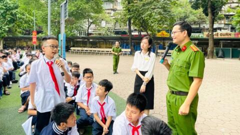 Trang bị cho học sinh kiến thức ứng xử học đường