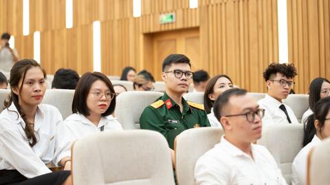 Bảng thành tích đáng nể của chàng thủ khoa tốt nghiệp Học viện Quân y