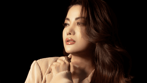 Trương Ngọc Ánh nhận giải thưởng "International Celebrity & Business Force"