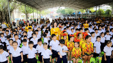 Xuất hiện người lạ tiếp cận cho tiền học sinh, trường ra cảnh báo khẩn