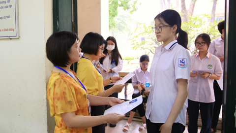 Học sinh vui mừng, cha mẹ lo lắng khi Ngoại ngữ không còn là môn thi bắt buộc