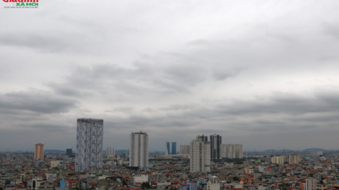 Không khí lạnh tăng cường, người Hà Nội co ro chống chọi giá rét