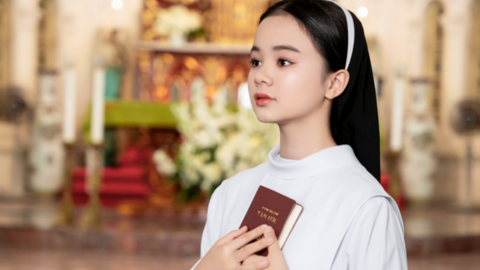 Mẫu nhí Maika Ngọc Khánh ra MV mừng giáng sinh