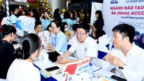 Đại học Kinh tế quốc dân bỏ xét tuyển học bạ với học sinh trường chuyên