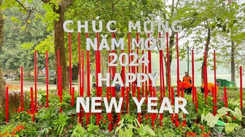 Hà Nội trang hoàng rực rỡ chào đón năm mới 2024