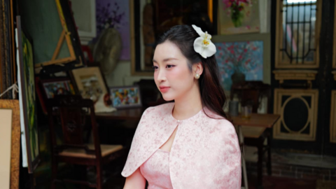 Đỗ Mỹ Linh khoe outfit đón Tết, sắc vóc mẹ bỉm hot nhất nhì showbiz khiến fan xuýt xoa