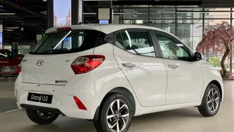 Giá lăn bánh Hyundai Grand i10 mới nhất: Giảm bất ngờ, Kia Morning gặp đối thủ xứng tầm