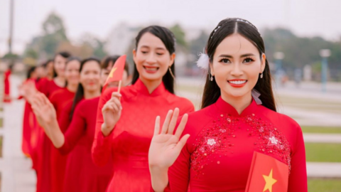Hoa hậu Bích Hạnh truyền cảm hứng tới chị em phụ nữ Phan Rang