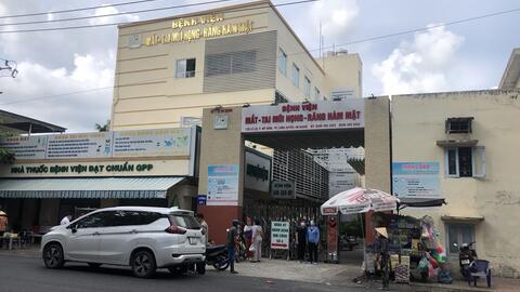Bệnh viện “kêu cứu” do việc thanh toán thủy tinh thể bị tạm dừng
