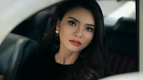 Nữ nghệ sĩ trẻ nhất vừa được phong tặng NSND nói về cụm từ "không chồng, không con" ở tuổi 42