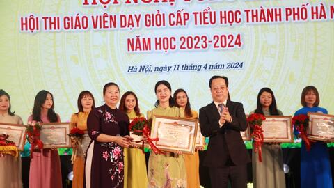 Hà Nội khen thưởng 150 giáo viên dạy giỏi cấp tiểu học