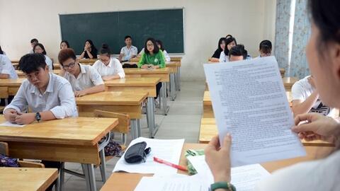 Thí sinh không được mang những gì vào phòng thi?