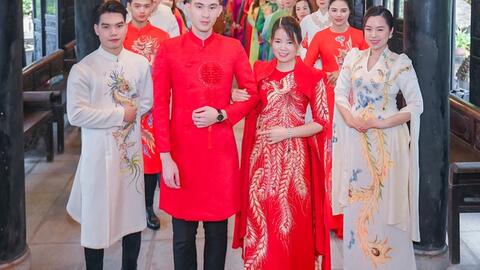 Diễn viên Hoàng Yến diện áo dài của NTK Hoàng Ly trình diễn ở Việt phủ Thành Chương