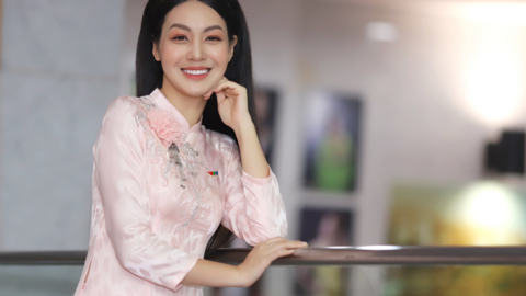 MC Hồng Nhung: "Xin hãy hết lòng vì nghĩa mẹ, ơn cha"