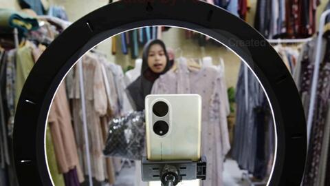 <a href="/kinh-doanh" title="Kinh doanh" rel="dofollow">Kinh doanh</a>