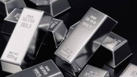 Giá bạc hôm nay 25/4/2025: Bạc tăng vọt