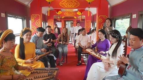Ngành Đường sắt: Thay đổi để "hút" khách