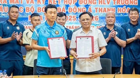 HLV Hàn Quốc tiếp quản 'ghế nóng' đội bóng xứ Thanh