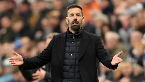Leicester bổ nhiệm HLV thay thế Ruud van Nistelrooy