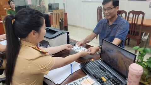 Bảo đảm “phi địa giới” đăng ký, cấp biển số phương tiện tại Hà Nội