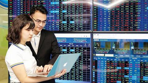 Nâng hạng thị trường chứng khoán là bước ngoặt thể chế quan trọng