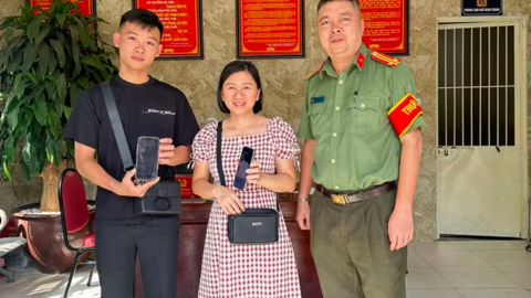 Công an phường Phú Thượng giúp người dân nhận lại số tiền chuyển nhầm