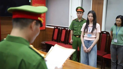 Ngân 98 cùng loạt người nổi tiếng vướng vòng lao lý vì buôn bán hàng giả