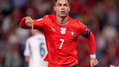 Ronaldo lập kỷ lục ghi bàn lịch sử ở vòng loại World Cup