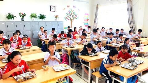 Trường Tiểu học Cự Khê ổn định công tác bán trú, 95,4% học sinh tham gia