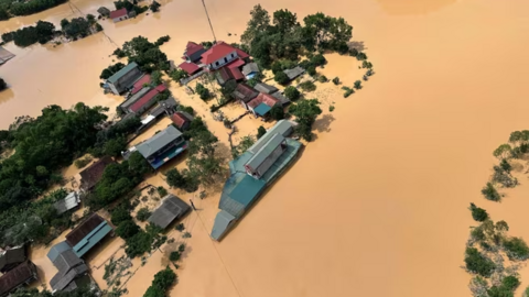 <a href="/kinh-doanh" title="Kinh doanh" rel="dofollow">Kinh doanh</a>