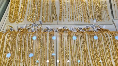 <a href="/kinh-doanh" title="Kinh doanh" rel="dofollow">Kinh doanh</a>