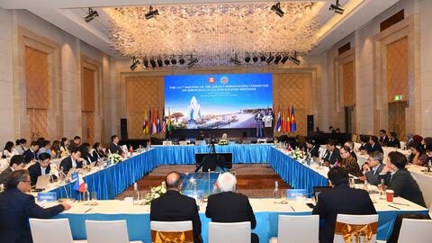 <a href="/kinh-doanh" title="Kinh doanh" rel="dofollow">Kinh doanh</a>