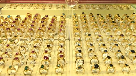 <a href="/kinh-doanh" title="Kinh doanh" rel="dofollow">Kinh doanh</a>