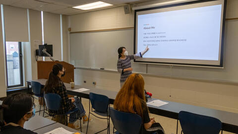 <a href="/so-hoa" title="Số hóa" rel="dofollow">Số hóa</a>