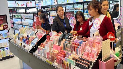 <a href="/kinh-doanh" title="Kinh doanh" rel="dofollow">Kinh doanh</a>